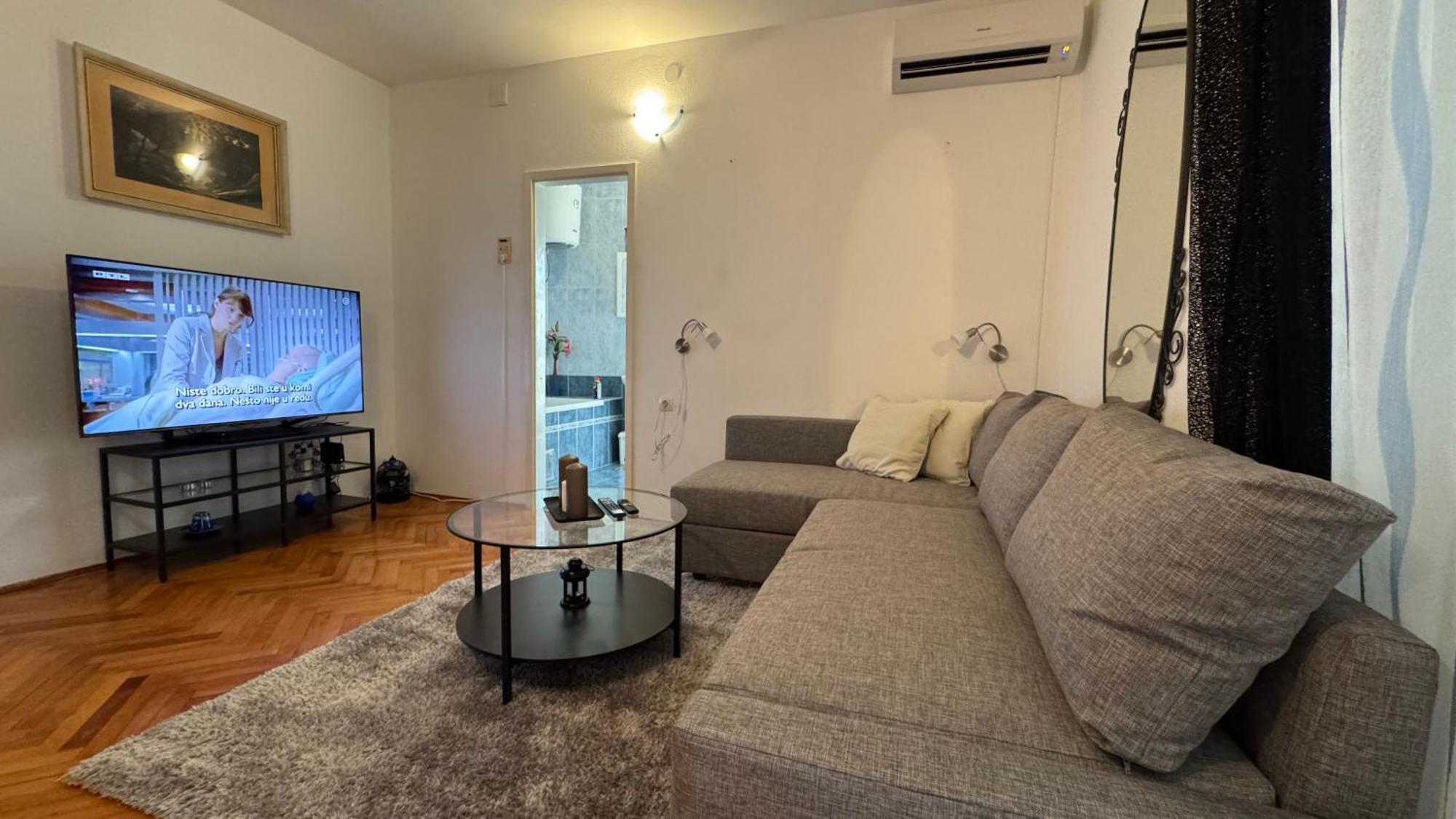 Lory Apartment